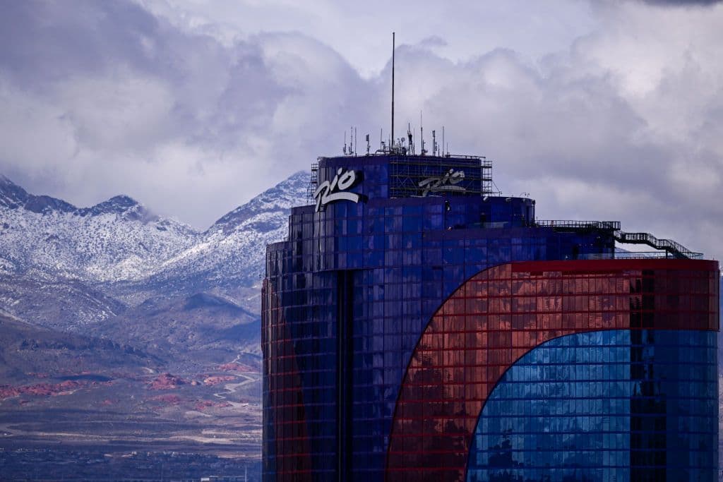 Las Vegas News - Rio Gets $176 Million Cash Infusion, Fake Bieber Fools Wynn + More