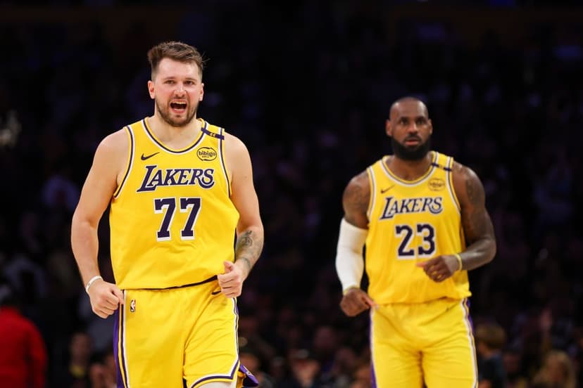 New York Knicks v Los Angeles Lakers