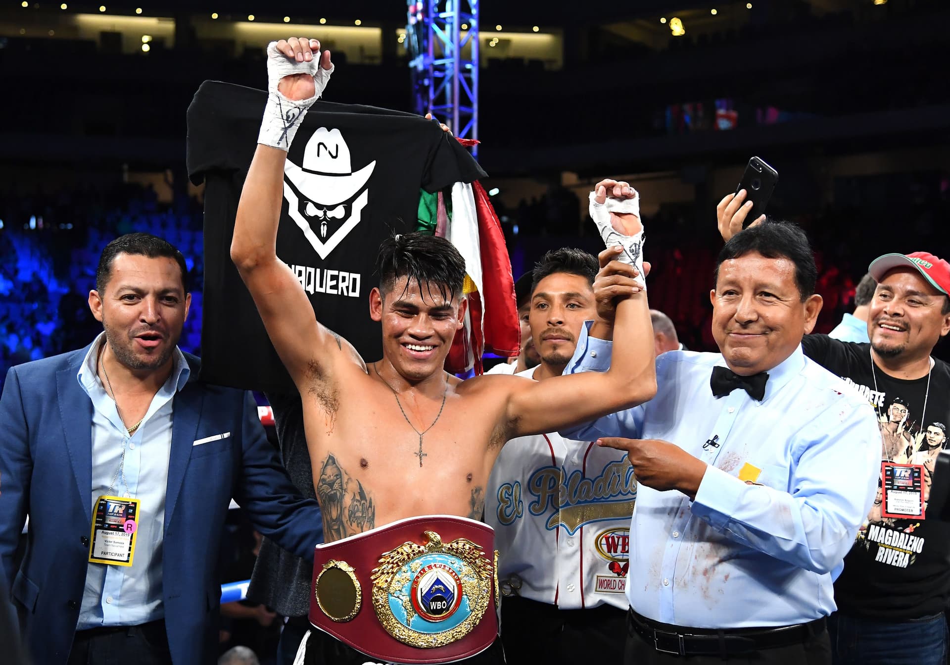 Emanuel Navarrete in the ring after defeating Francisco De Vaca