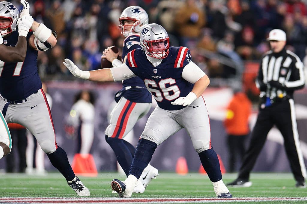 Miami Dolphins v New England Patriots - NFL 2025